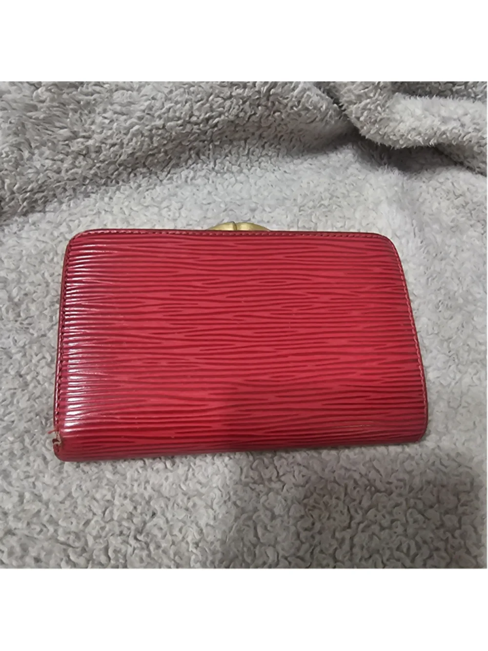 Louis Vuitton Epi Leather Wallet Kisslock Red Gold